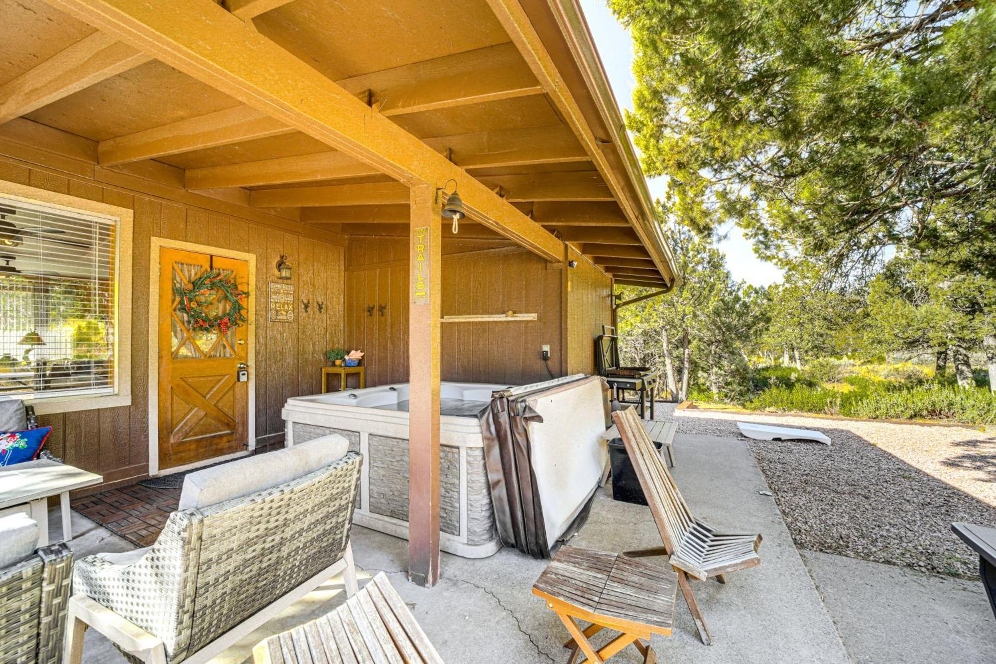 Peaceful Strawberry Cabin Fire Pit And Hot Tub Pine Exterior photo